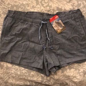 North Face shorts - New